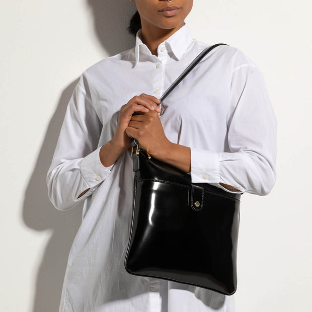 ARCADIA Black Patent Leather Medium Handbag Satchel Purse ITALY Embossed  Logo